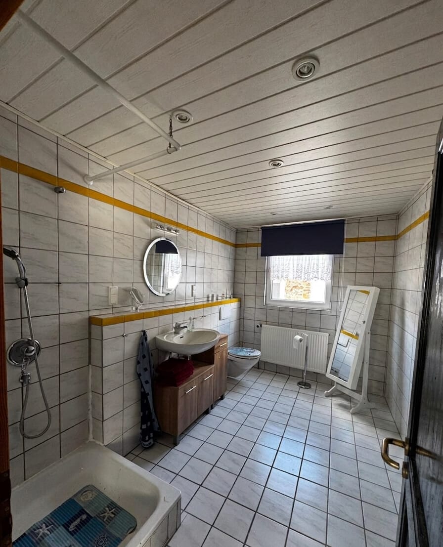 Bad Apartment 
